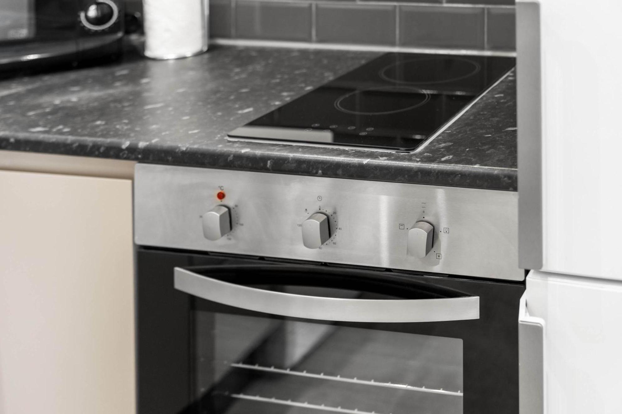 Stylish Apartment - Free Wifi & Netflix - On Street Parking - Double Bed - 49Ag Rowley Regis Екстериор снимка